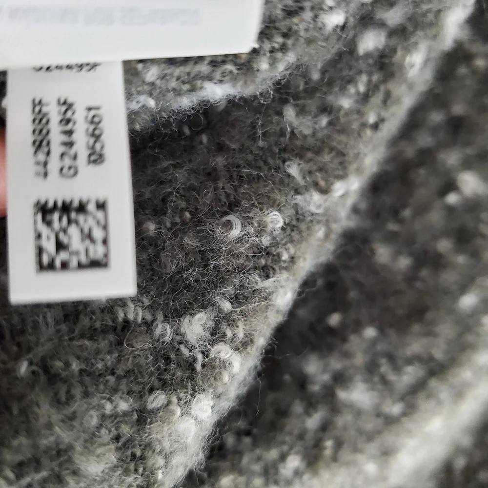 American Eagle Grey Ombre Boucle Wrap Scarf Eyelash Fringe NEW